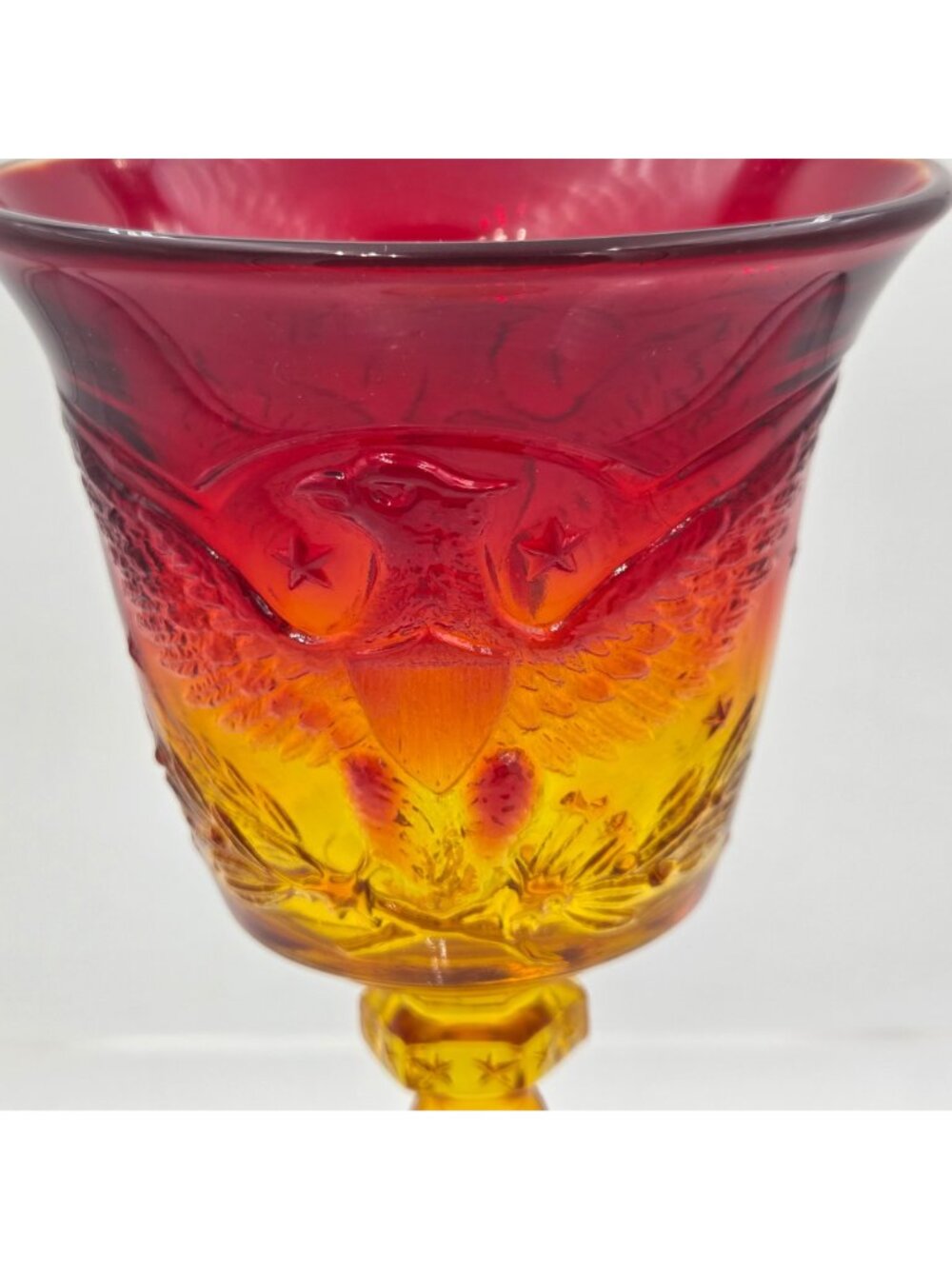 L. E. Smith Glass Amberina American Eagle Goblet 6½″ Wine Glass Mid-Century - Picture 6 of 7